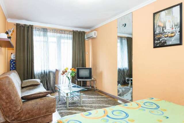 Апартаменты Apartment on Sobornyi Avenue 143 near Intourist Hotel Запорожье-19